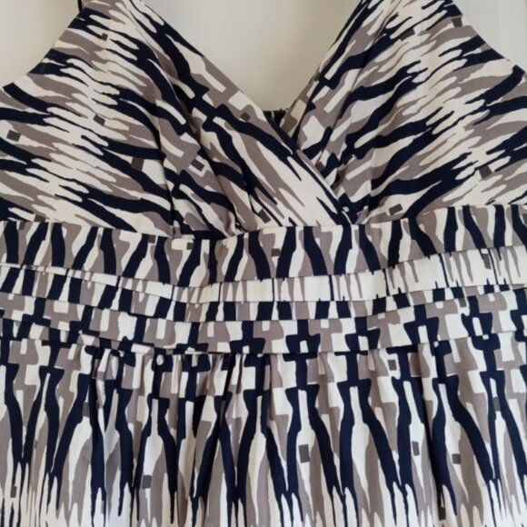 NWT Ann Taylor Dress Beautiful Size 6 - Picture 8 of 16